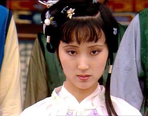 红楼梦 目无下尘的林黛玉,为何敬佩粗俗的赵姨娘 为何对她很客气