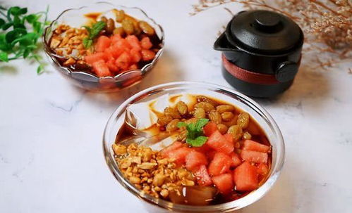 夏季涮火锅吃烧烤,绝佳搭配一碗红糖冰粉,降火消暑口感清凉弹滑