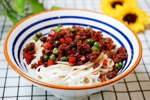 下班回来吃舒心,就来碗豌豆肉沫面,十分钟端上桌,一下能吃三碗
