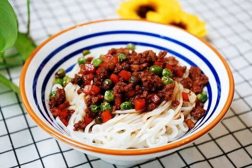 下班回来吃舒心,就来碗豌豆肉沫面,十分钟端上桌,一下能吃三碗