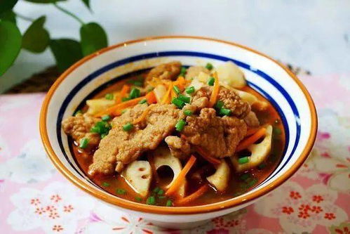 天气闷热,可以多吃这道莲藕的炖菜,肉不腻菜更香,还顺便去湿气