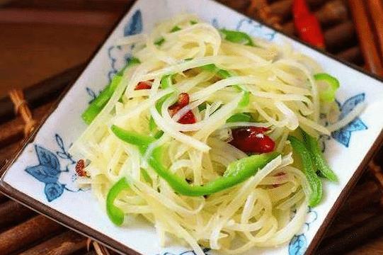 炒土豆丝,醋什么时候放很重要,好多人弄错了,难怪吃着不香不脆