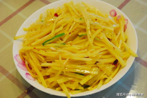 爱美女性不想老,推荐常吃3种食物,补充营养,身体棒棒哒 土豆 红薯 萝卜 