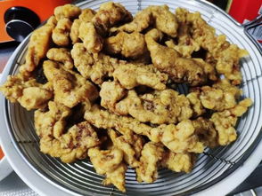 炸酥肉时,别只会傻傻放油 多加这样 东西 ,酥肉香脆不回软