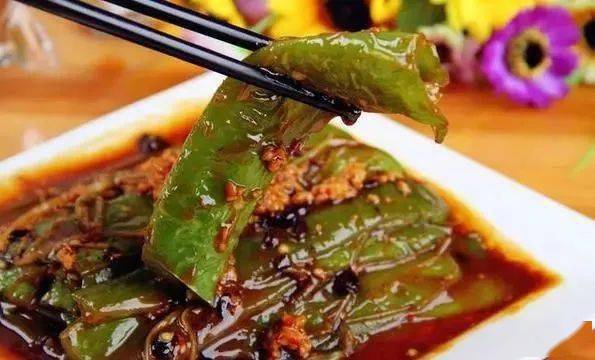 做虎皮青椒,最忌直接用油炸 多做1步,个个起虎皮,焦香又入味 外婆 