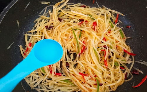 分享一下炒土豆丝的做法,非常好吃,下饭美味,快来看看吧 滋味 