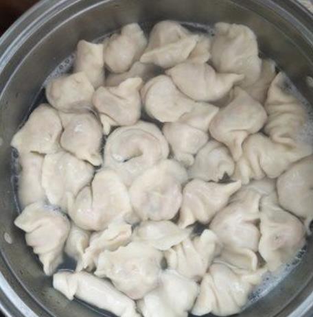 煮饺子,别只会开水下锅,多加这2步,饺子筋道爽滑不粘连,实用