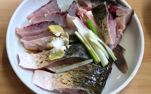 草鱼不红烧了,加1把腐竹上锅炖一炖,肉嫩味美,连汤汁都不剩