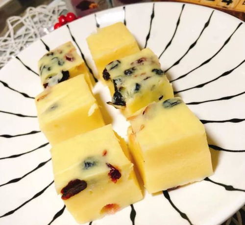 一盒牛奶4个鸡蛋,上锅蒸一蒸,松软鲜嫩,给孩子当早餐最合适 蛋糕 