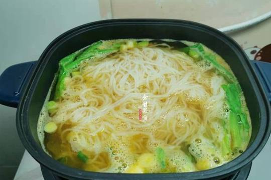 宠爱家人,从味美早餐做起,三人早餐面包小吃皆有,各取所爱