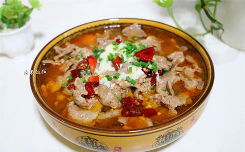 花60元做一大盆牛肉,肉片滑嫩,汤汁鲜香,网友 这吃法真过瘾