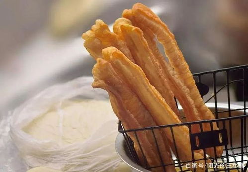 自制健康油条,告诉你做法窍门和详细配方,蓬松酥脆,凉了也不硬