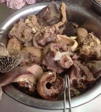 新鲜牛肉45一斤,老大爷熟牛肉只卖35,懂行的老顾客抢着买 