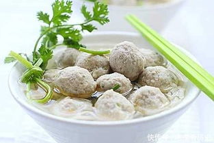 生汆丸子这样做,口感劲道有弹力,简单易上手,一学就会 