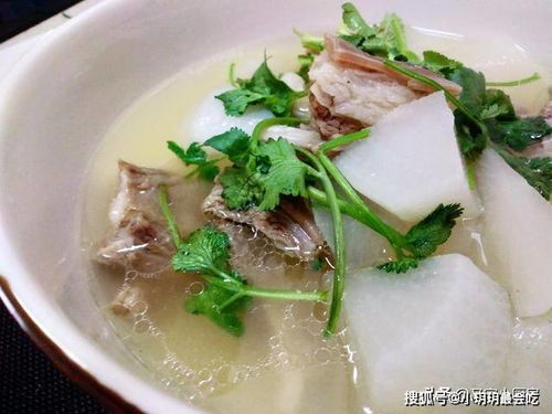 清炖羊肉好吃,调料很关键,放四种调料,汤鲜肉嫩还不膻