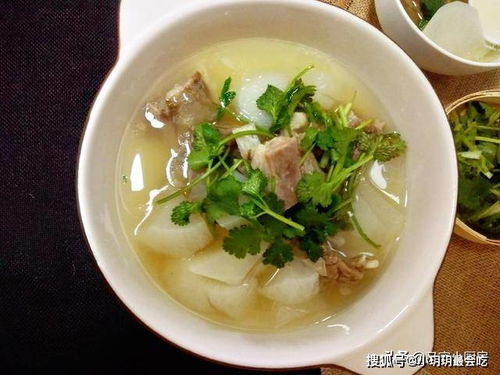 清炖羊肉好吃,调料很关键,放四种调料,汤鲜肉嫩还不膻