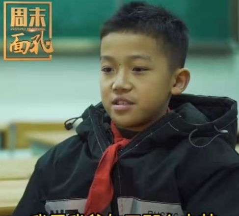 30多岁男子驾车撞飞外卖小哥,扑进妈妈怀里大哭 如此巨婴见过吗