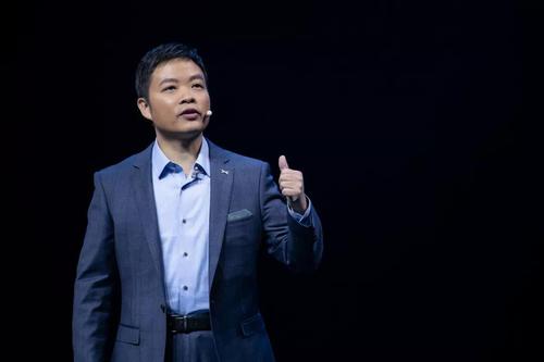 李斌何小鹏双双回应特斯拉元旦降价,李斌预测特斯拉可能还会降价