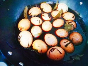 家常鸡蛋菜谱,传统五香茶叶蛋做法,简单美味营养,零失败