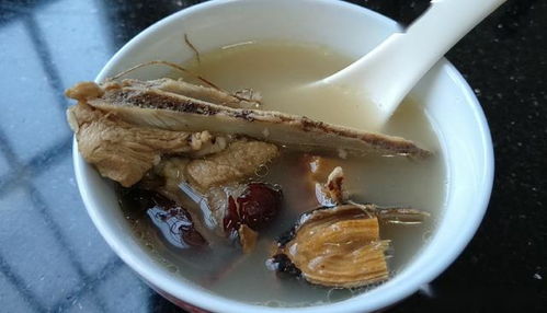 入夏后喝什么汤 试试一锅客家有名的老火汤,滋阴降火还能养身