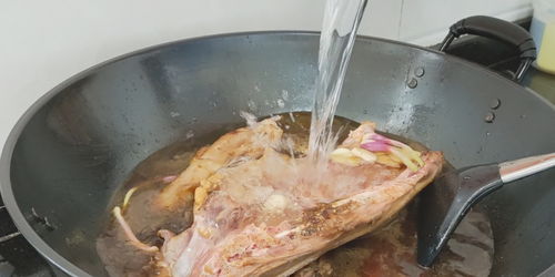 中秋节待客,试试鸭肉一个特色做法,传统味道酱香十足,漂亮好吃