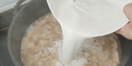香芋这一个做法实在好吃,一次做一盘,外酥里嫩,连吃5块还想吃