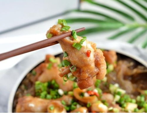 这盘菜端上桌,筷子就没离开过,低脂入味,晚餐解馋,肠胃无负担