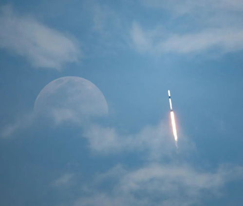 图说载人龙首飞后续,一次太空初吻,一部时代加速器