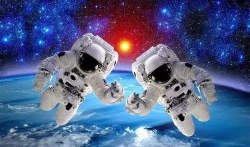 同样是人,你为何如此优秀 实拍航天员太空装修卫生间