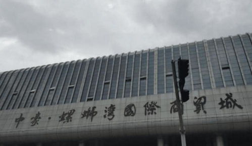 云南昆明,国际商贸城租金翻五倍,最低100万,大批商户关门抵制