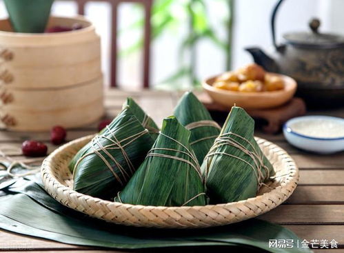 煮粽子,只放清水煮就错了,多加这3种东西,粽子软糯清香不夹生