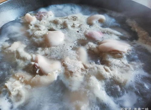 炖猪蹄时,牢记这1个要点,软烂入味不发腻,细腻离骨超解馋