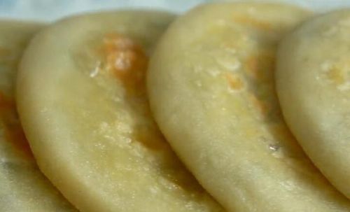 烙糖饼时,这一步千万别忽略,很多人做错,导致糖饼发硬糖汁外流