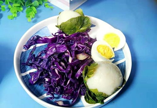 娘俩早餐简单味美,咖啡豆浆齐上桌,主食也丰富多样,各取所爱