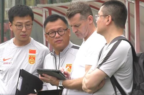 李铁首训获高度评价,外教已到位,却遇一难题,恐重走高洪波老路