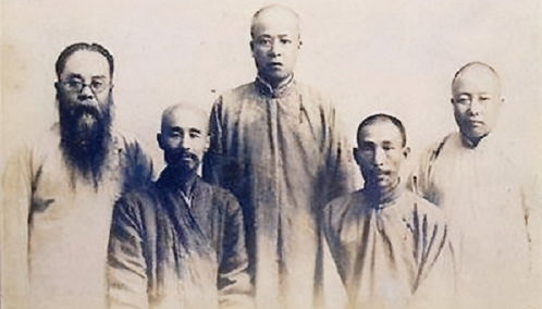 弘一法师慈悲对世人,日本妻子在寺外跪了3天3夜,他为何不理会