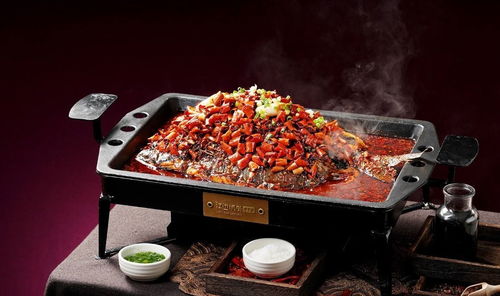 探秘江边城外,如何凭借烤全鱼俘获万千食客的胃