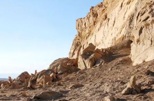 白公山未解之谜 15万年前贯穿山体的这根铁管,是外星人遗址吗