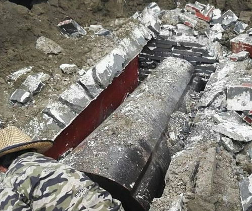 北黄梅县西池窑厂出土了一个怪瓶,结果破解了元代一个千古之谜