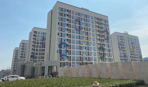大型学校热水用什么热源 这家安徽院校的745吨热水项目这样装