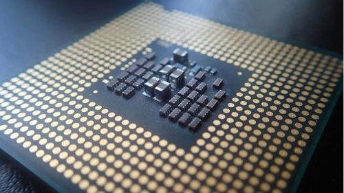 比尔盖茨 芯片禁令打开潘多拉魔盒,中国成立芯片大学突破封锁