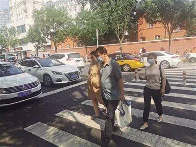 礼让斑马线 在东城蔚然成风