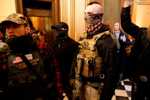 特朗普支持者携枪闯进议会大厦,为何最后没有开枪