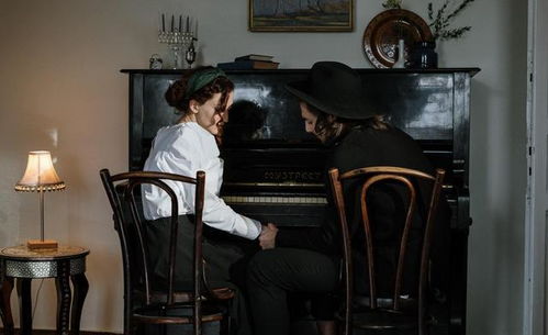 事实上,不会对你 示弱 的人,并不爱你