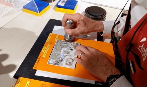 纪念拉封丹诞辰400周年 法国邮政发行一套纪念邮票