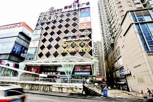 外来商企街道口扎堆 年轻人逛街不用跑到汉口了