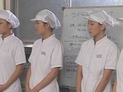 日本护士亲力亲为,为捐精者提供服务