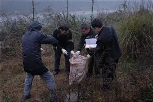 20岁女大学生南京遇害,尸体被分装12个黑袋,26年后姐姐撤销起诉