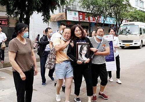 南京女大学生被害案续 嫌犯父亲提百万赔偿被拒,称让他活着赎罪