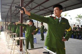 越南警察学校的武术训练强度与男学生相同